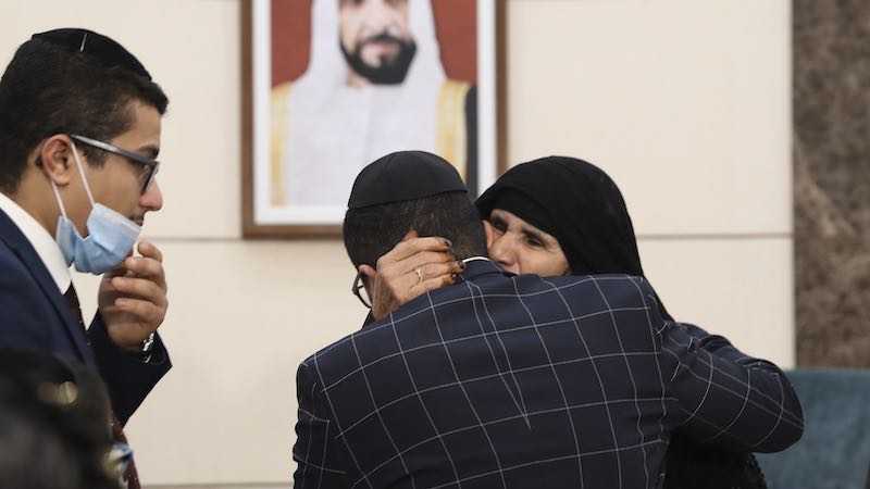 UAE helps two Yemeni Jewish families reunite after decades of separation